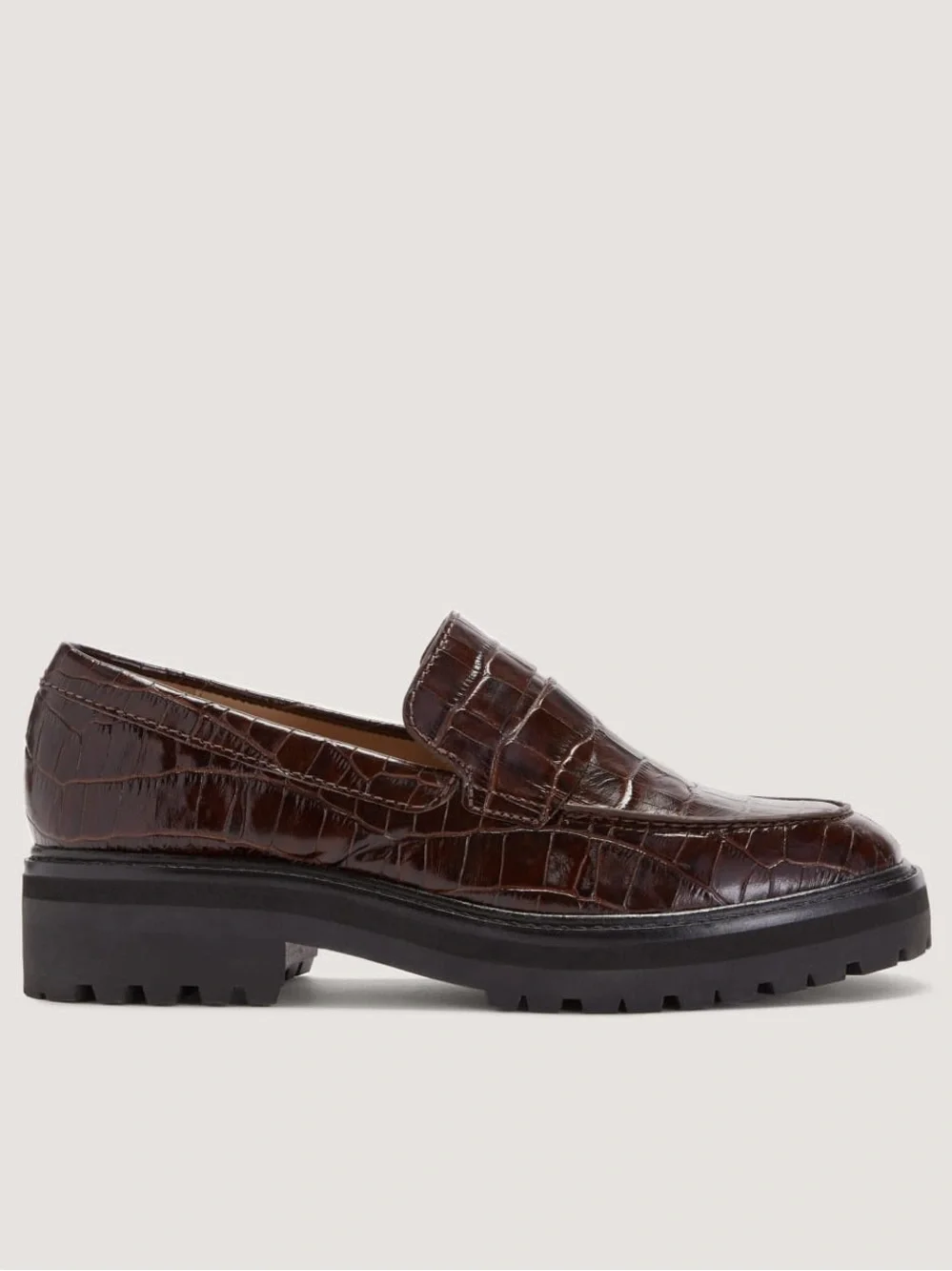 Everlane reposhing these